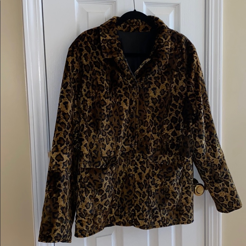 Reversible Black and Leopard print Jacket!